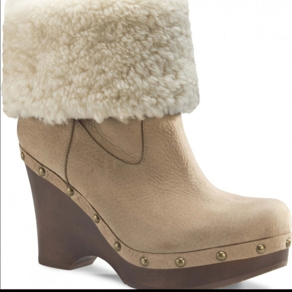 Ugg Australia Women Sheepskin Ankle Wood Wedge Boots shoes sz 7 - Picture 1 of 13